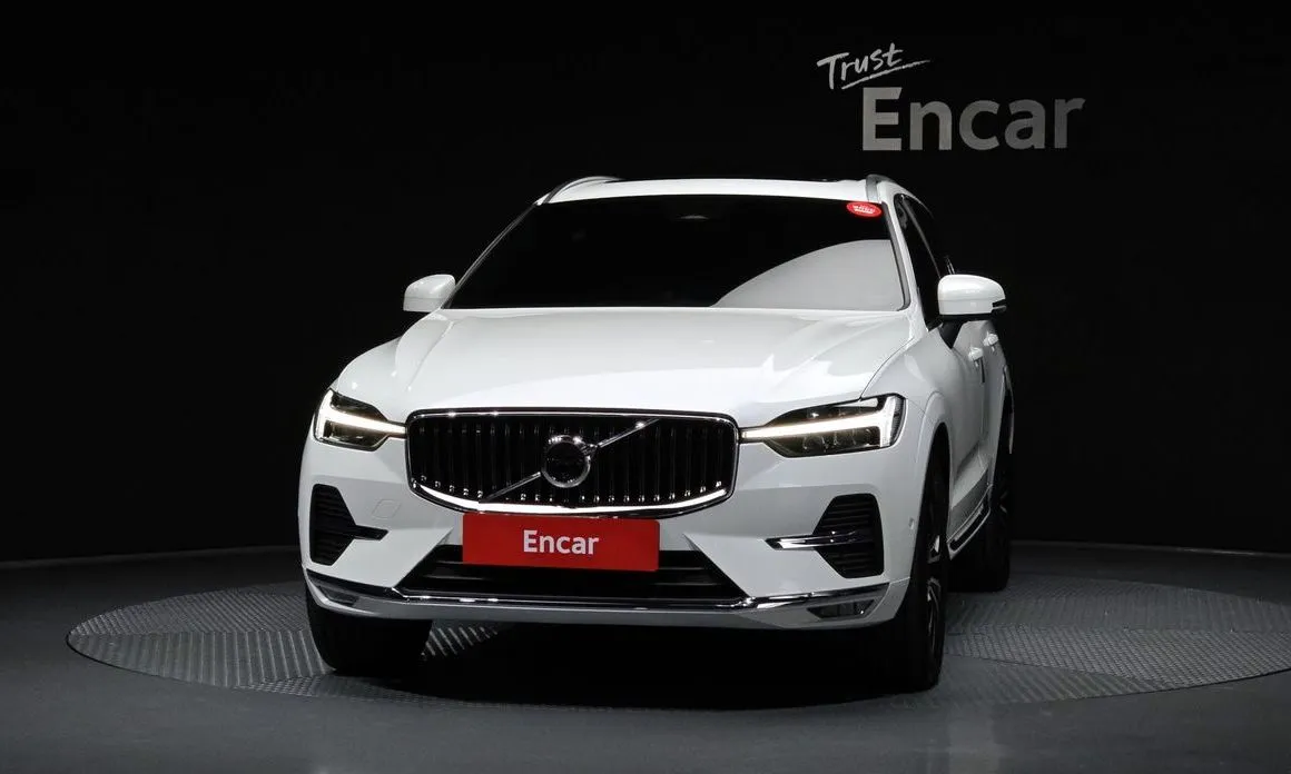 Volvo XC60 — фото 8