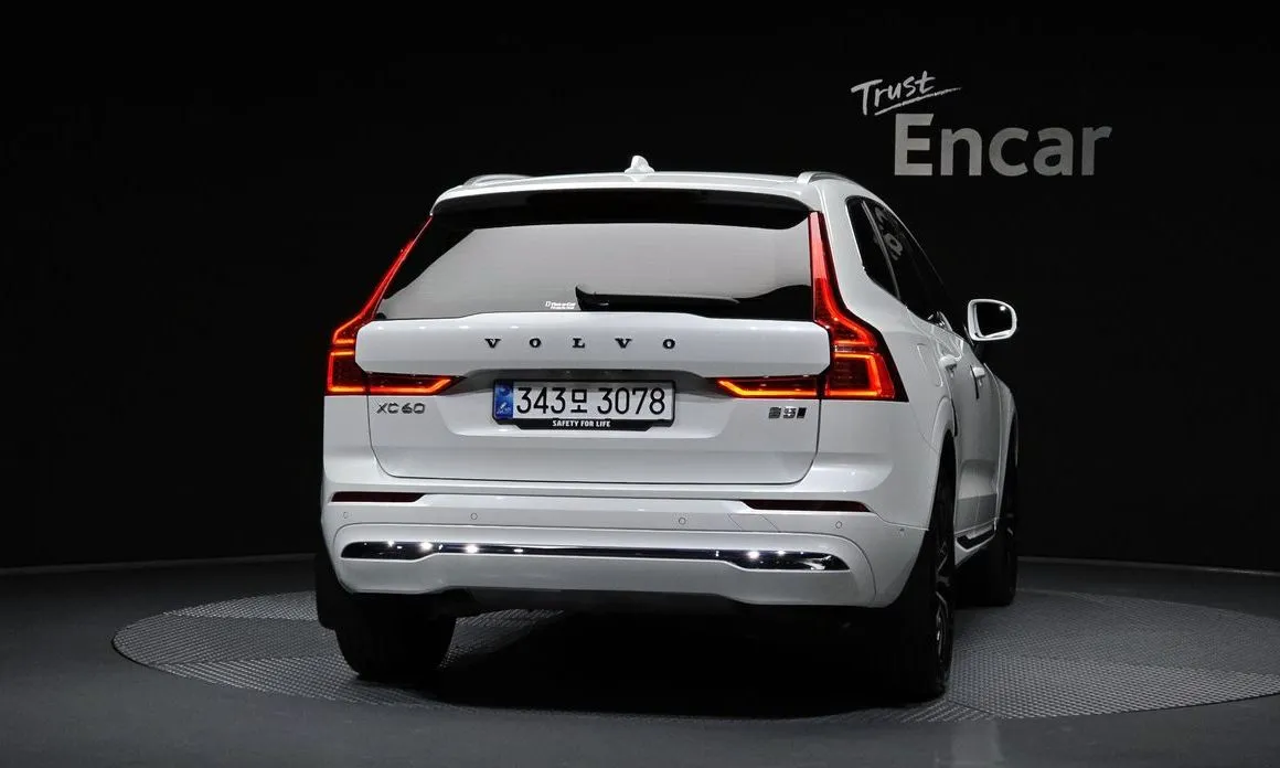 Volvo XC60 — фото 2