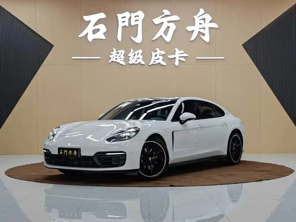 Porsche Panamera — фото 1