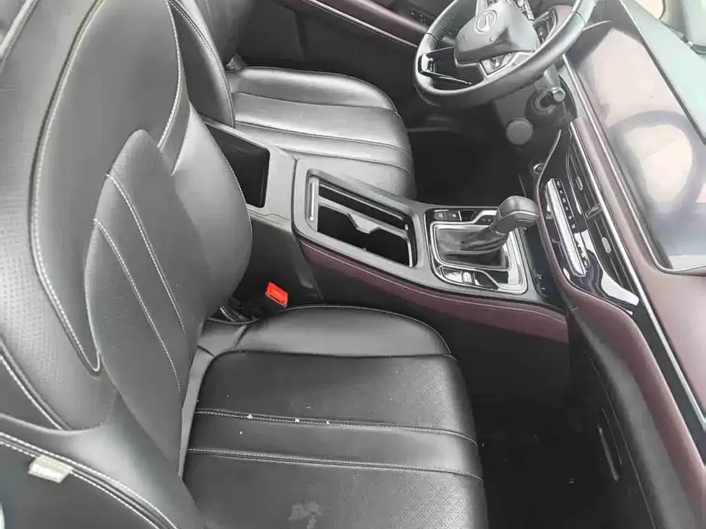 GAC Motor Trumpchi M6 — фото 10