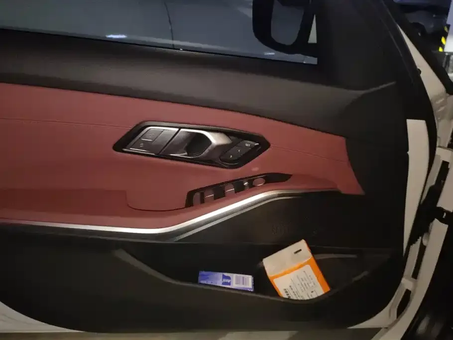 BMW 3 Series 2021 из CN, фото 8