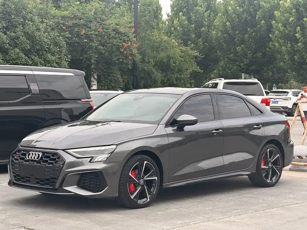 Audi A3 — фото 1