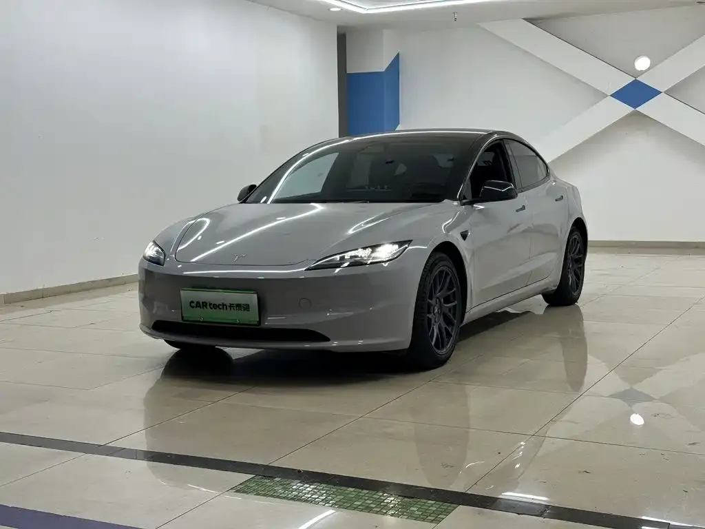 Tesla Model 3 — фото 1