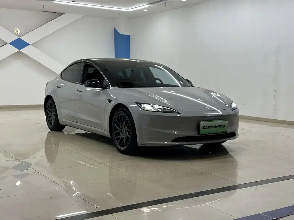 Tesla Model 3 — фото 10