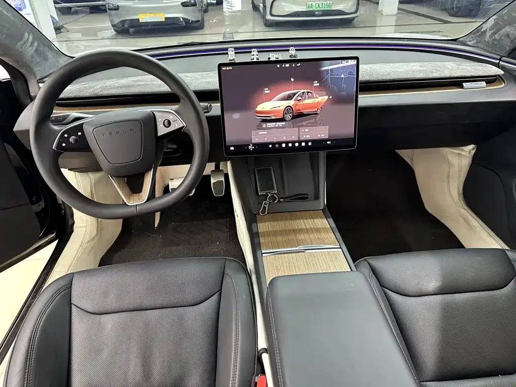 Tesla Model 3 — фото 9