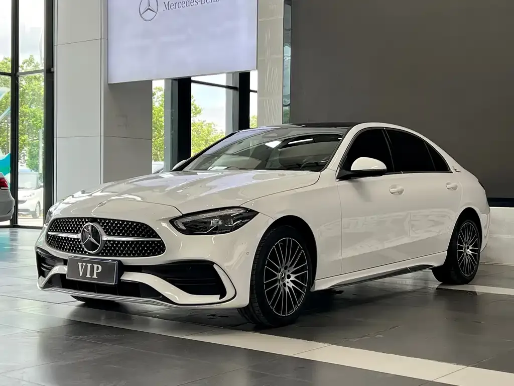 Mercedes-Benz C-Class — фото 1