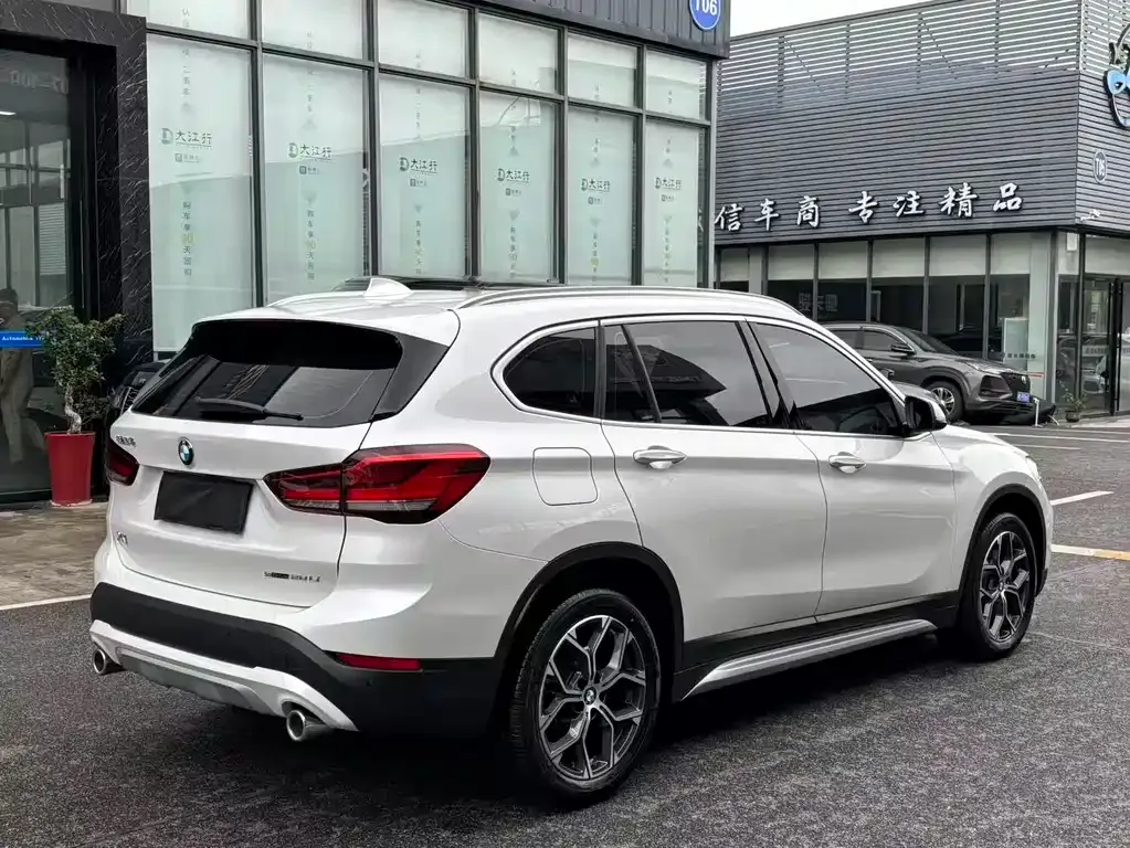BMW X1 — фото 10