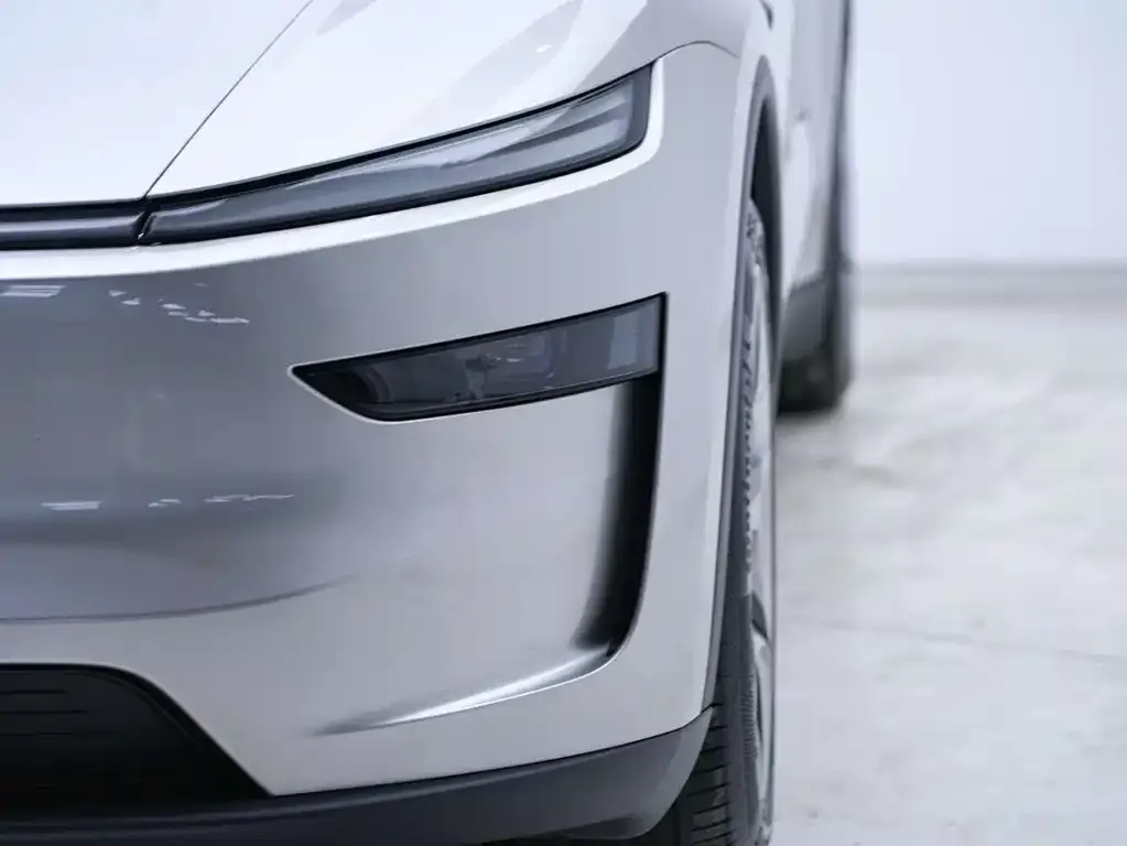Tesla Model Y L — фото 6