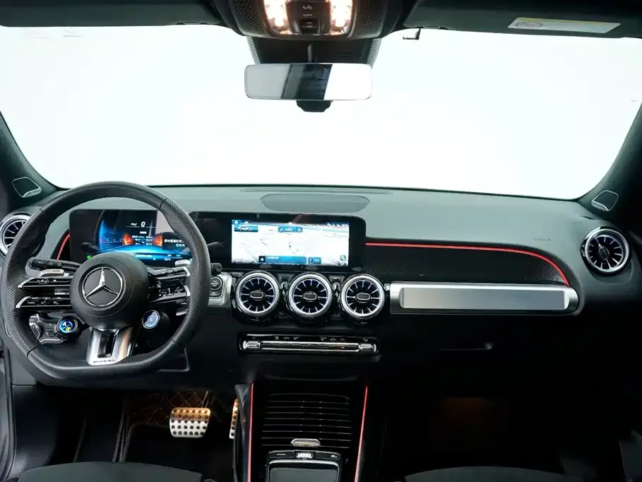 Mercedes-Benz GLB AMG — фото 9