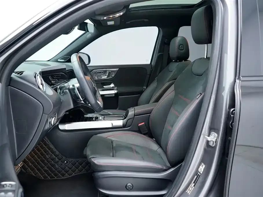 Mercedes-Benz GLB AMG — фото 10