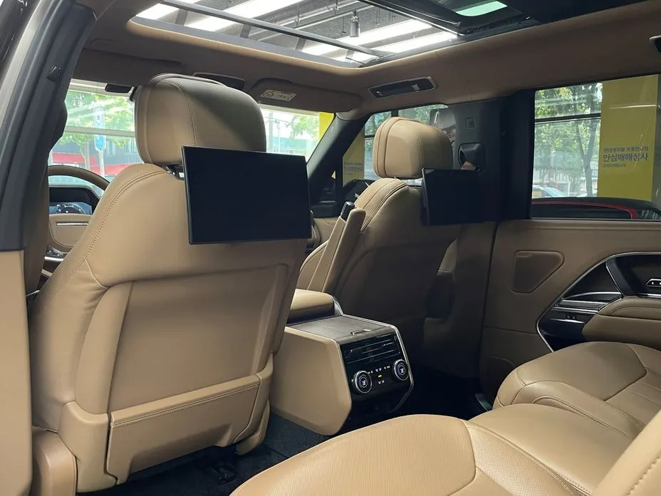 Land Rover Range Rover 2023 из KR, фото 10