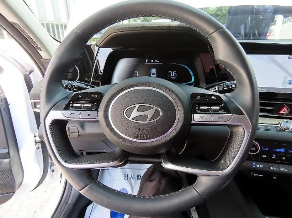 Hyundai AVANTE — фото 2
