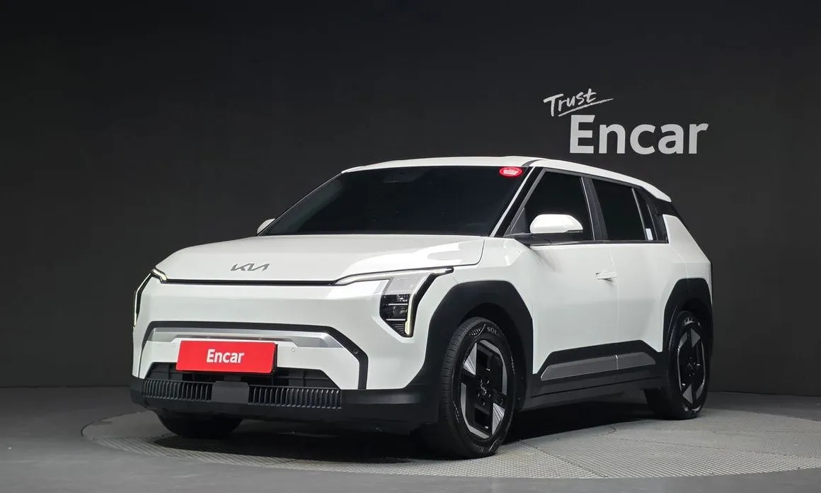 Kia EV3 — фото 1