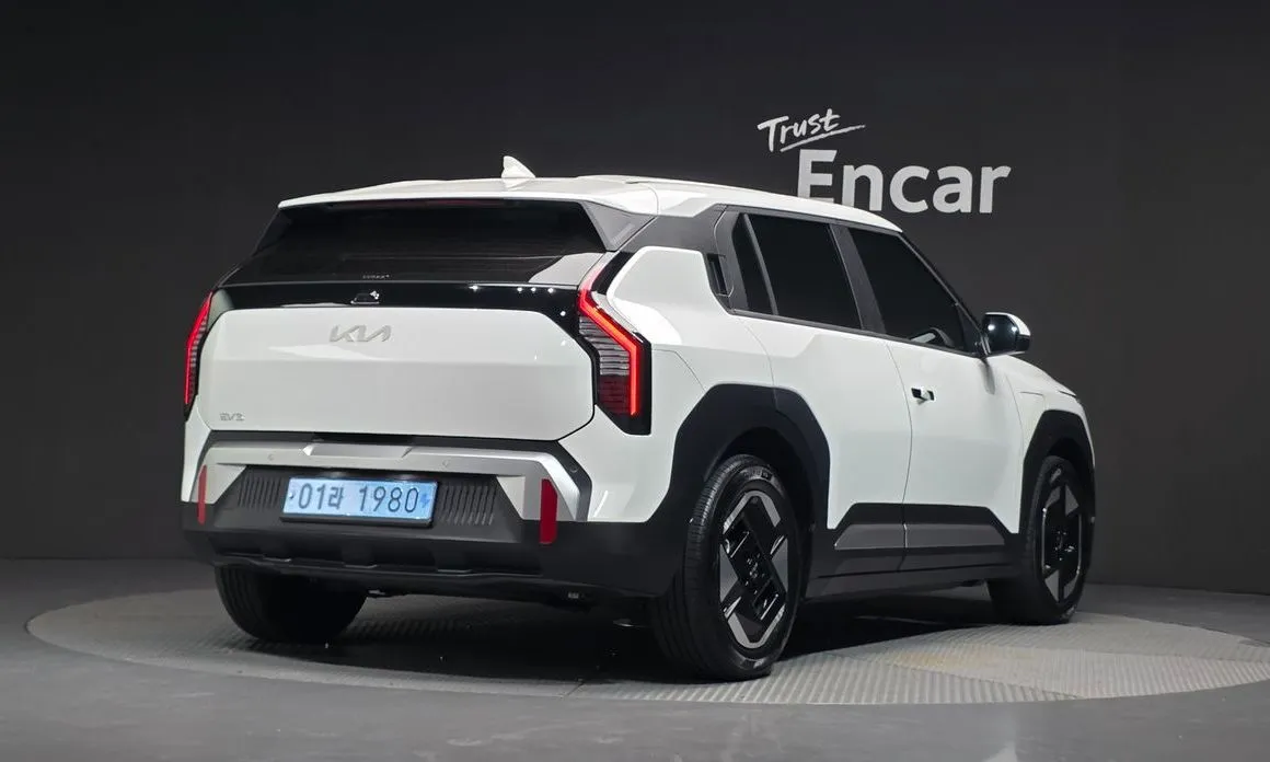 Kia EV3 — фото 8