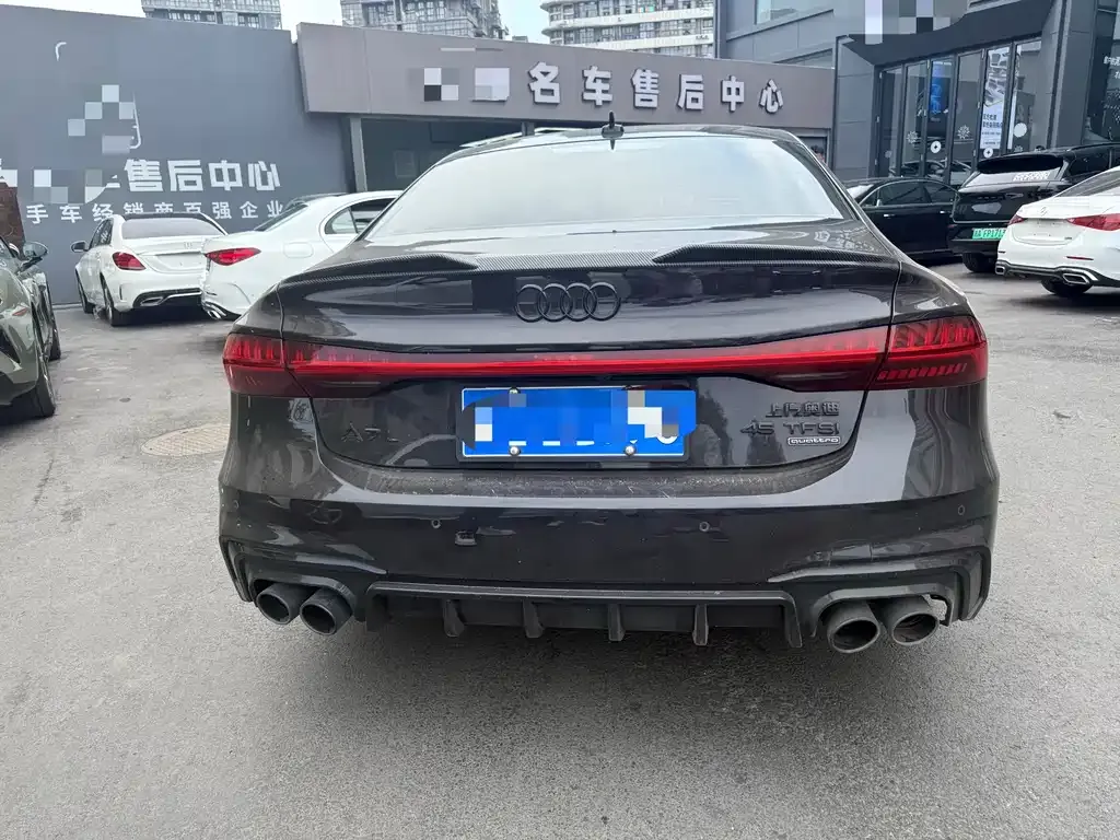 Audi A7L — фото 10