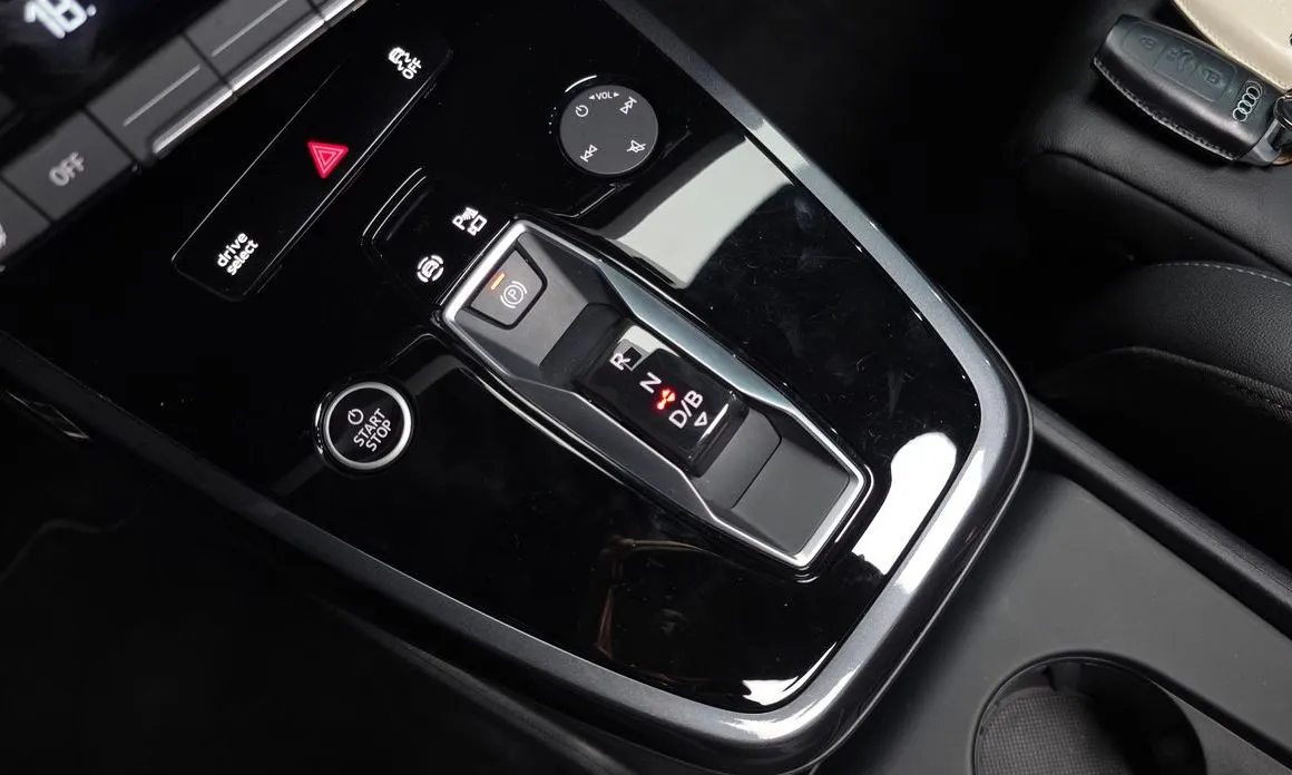 Audi Q4 e-tron 2025 из KR, фото 8