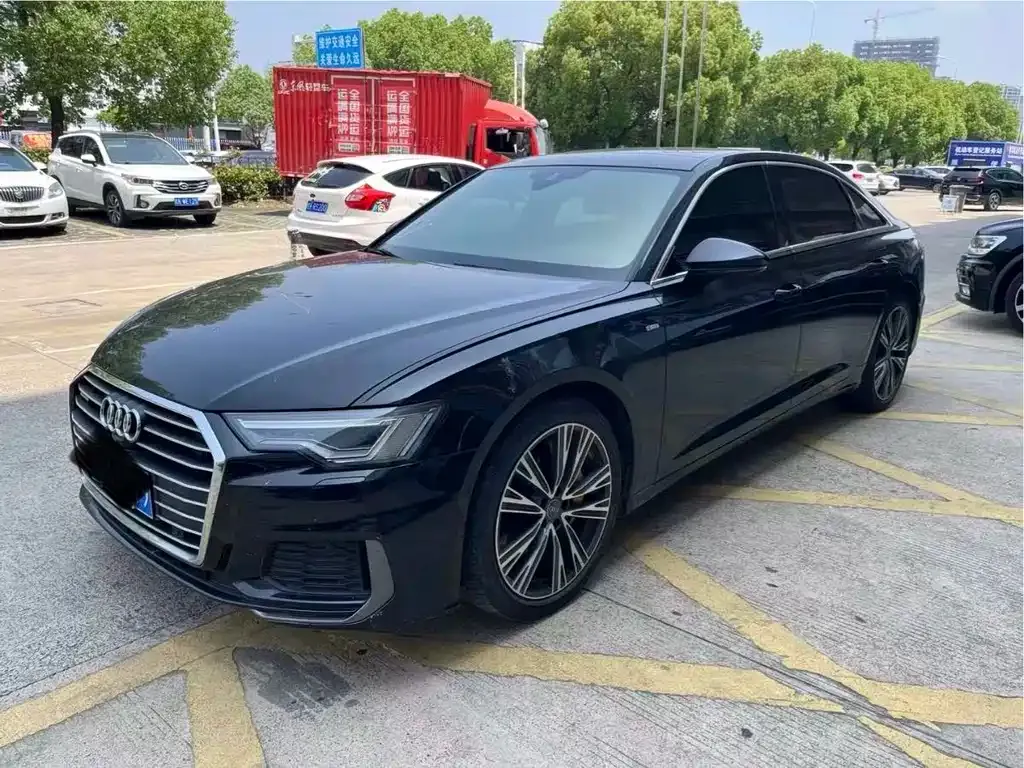 Audi A6L — фото 1