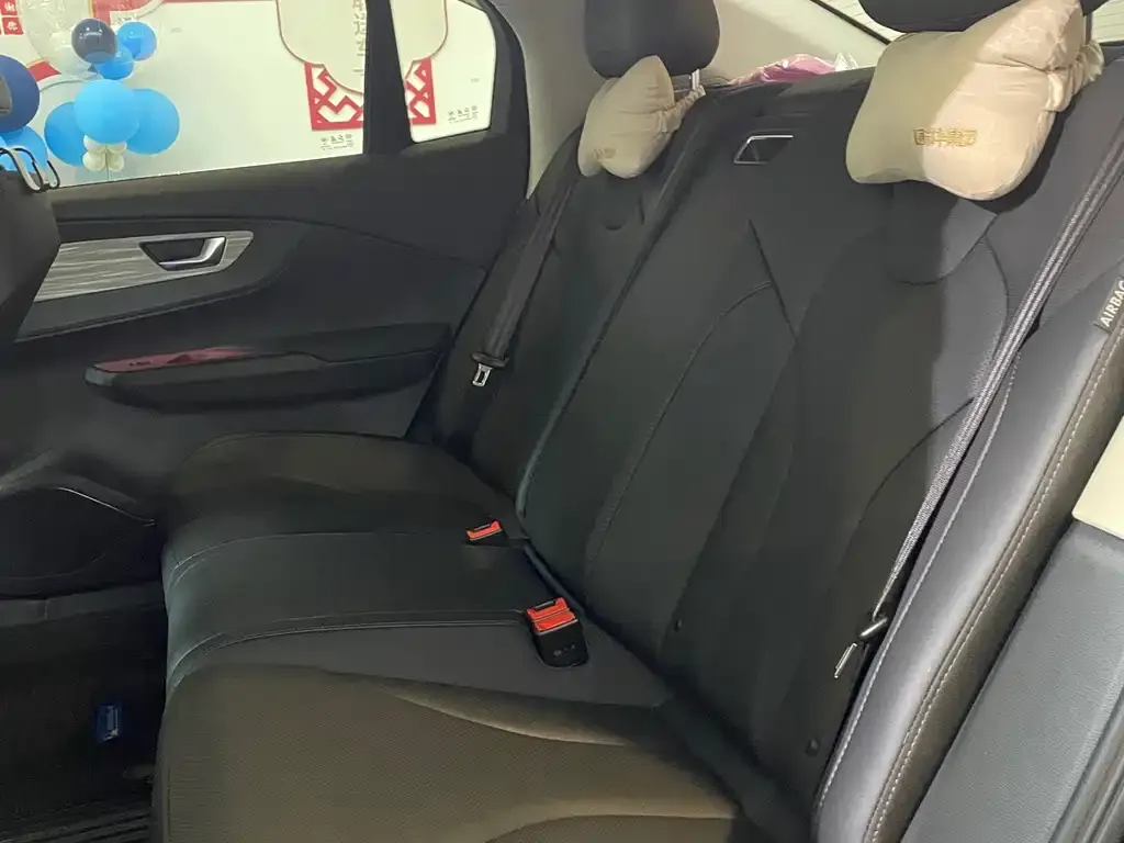 Hongqi E-QM5 — фото 2
