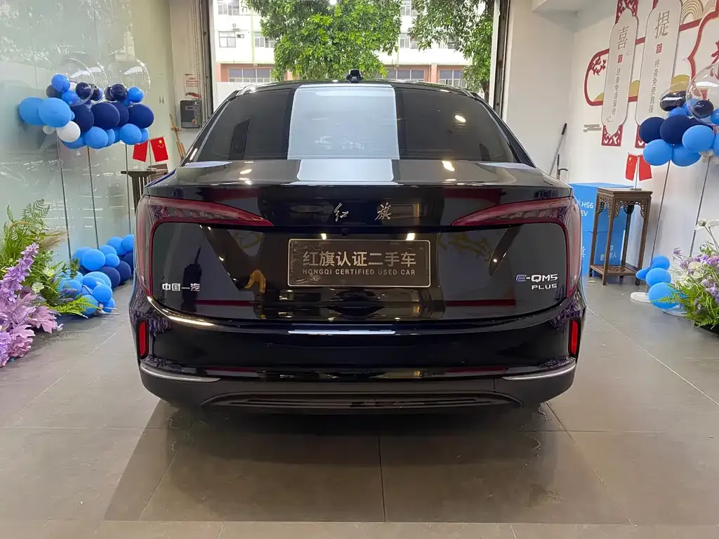Hongqi E-QM5 — фото 3