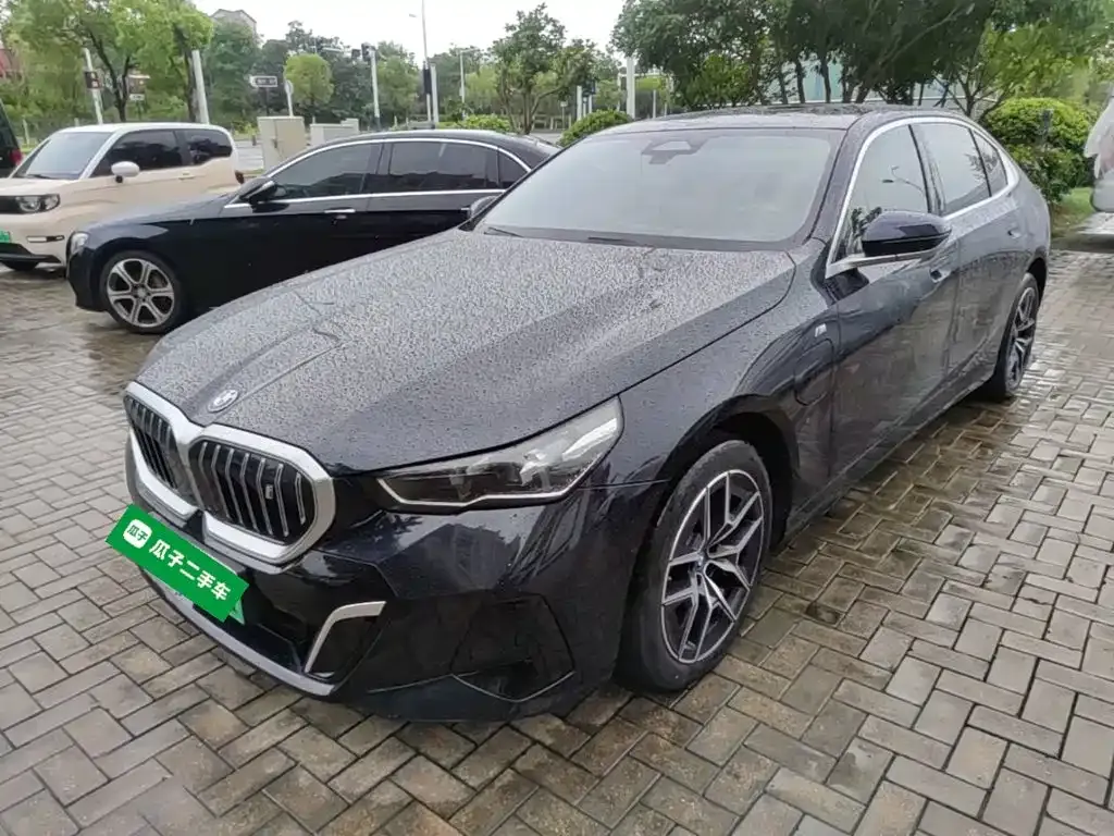 BMW i5