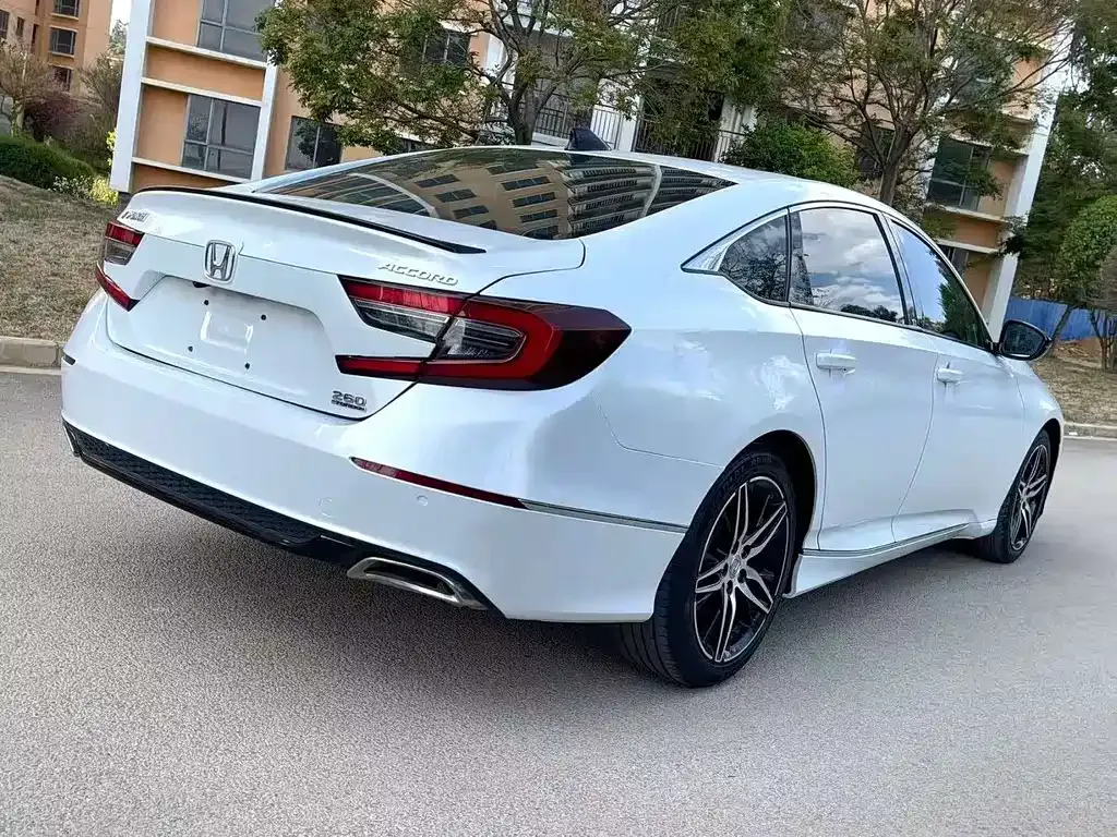 Honda Accord — фото 4