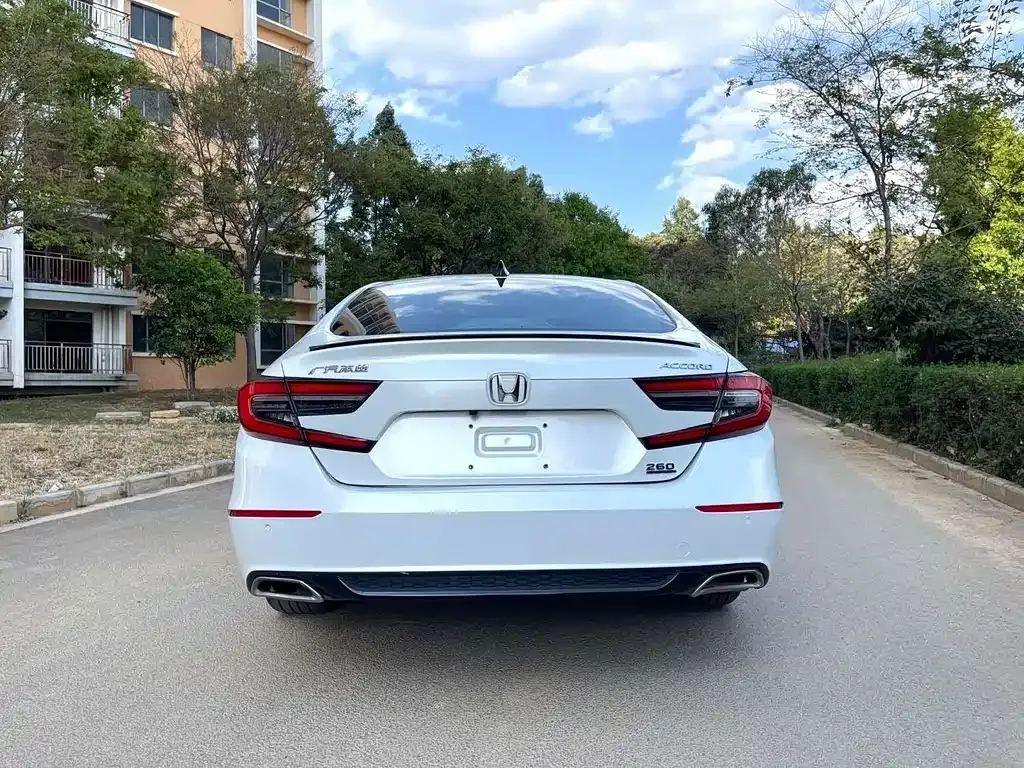Honda Accord — фото 6