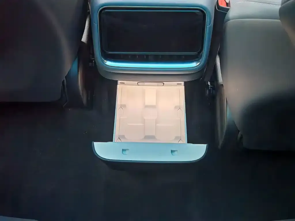 Xiaomi YU7 — фото 2