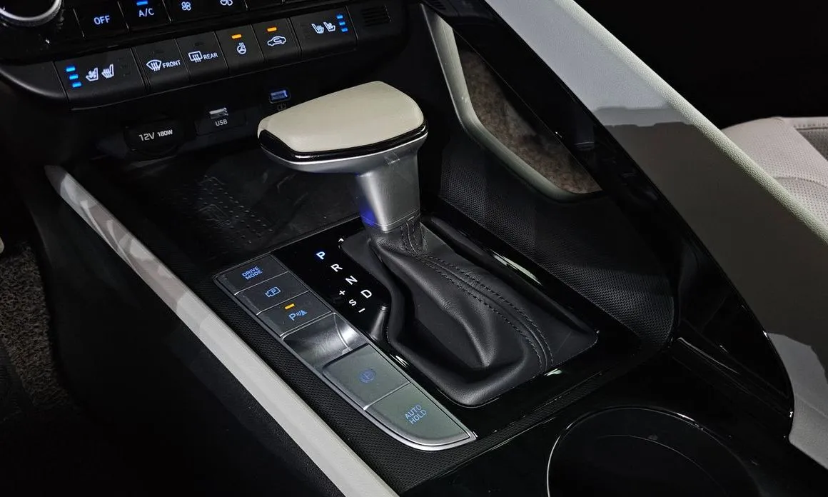 Hyundai AVANTE — фото 2