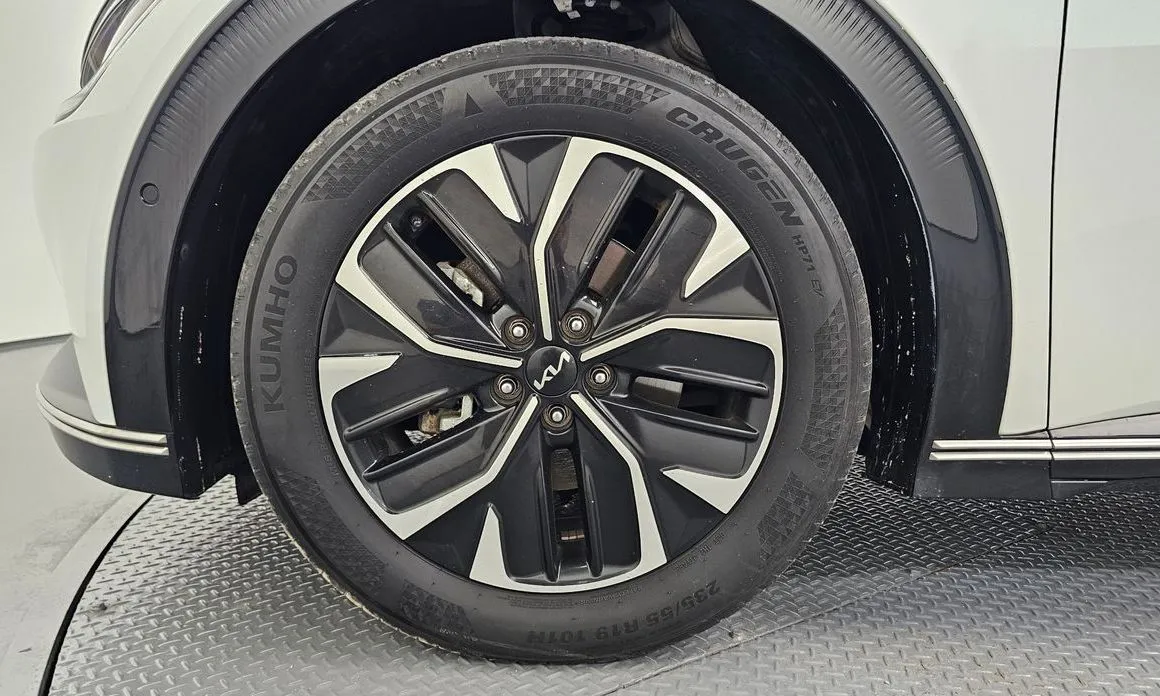 Kia EV6 — фото 8