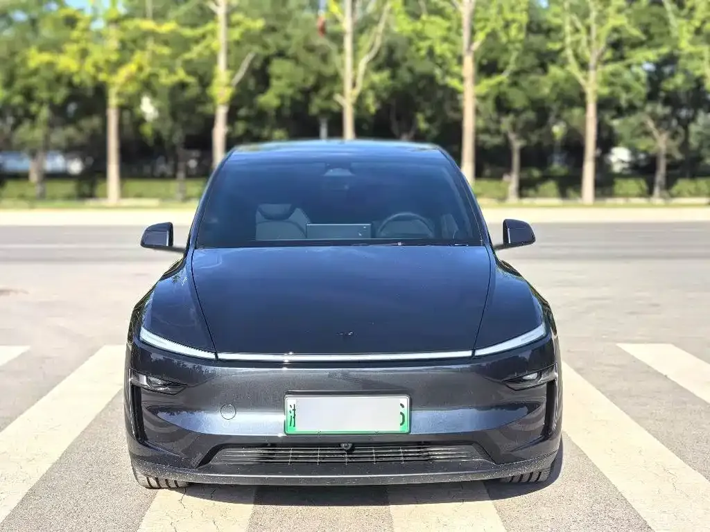Tesla Model Y L — фото 7