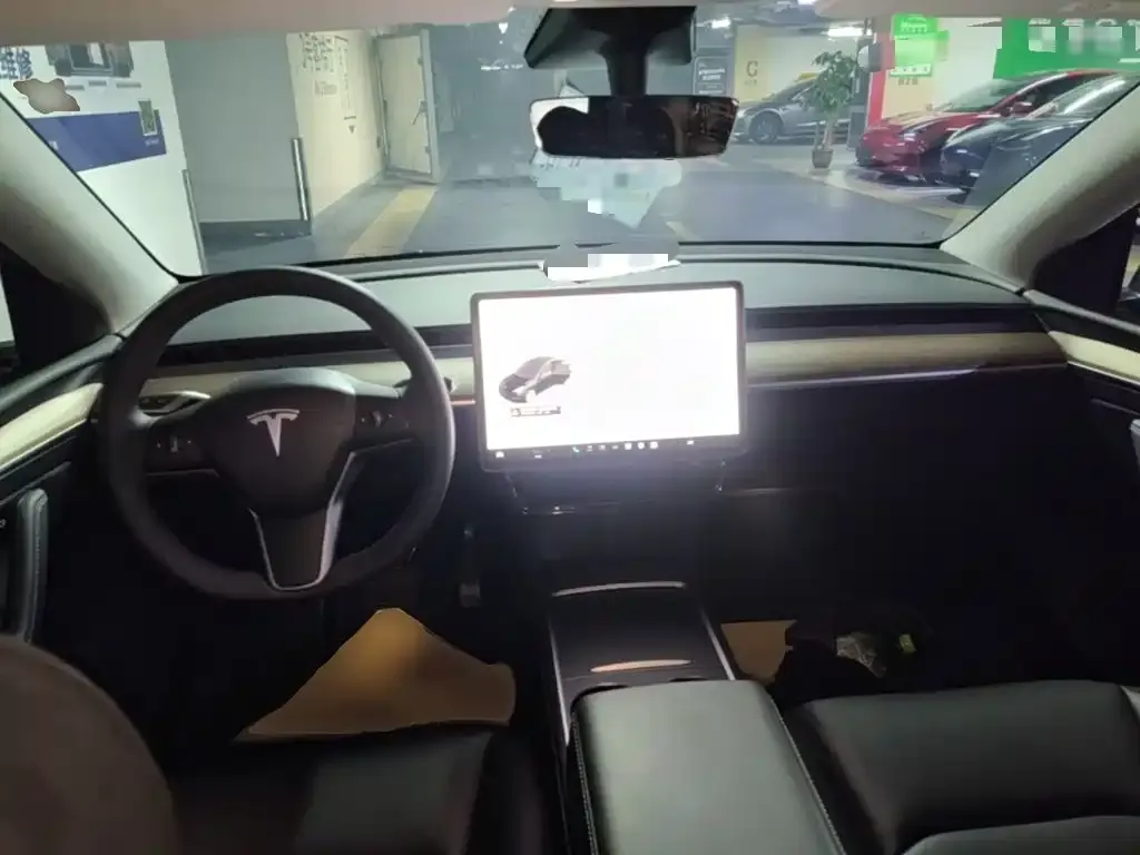 Tesla Model Y — фото 2
