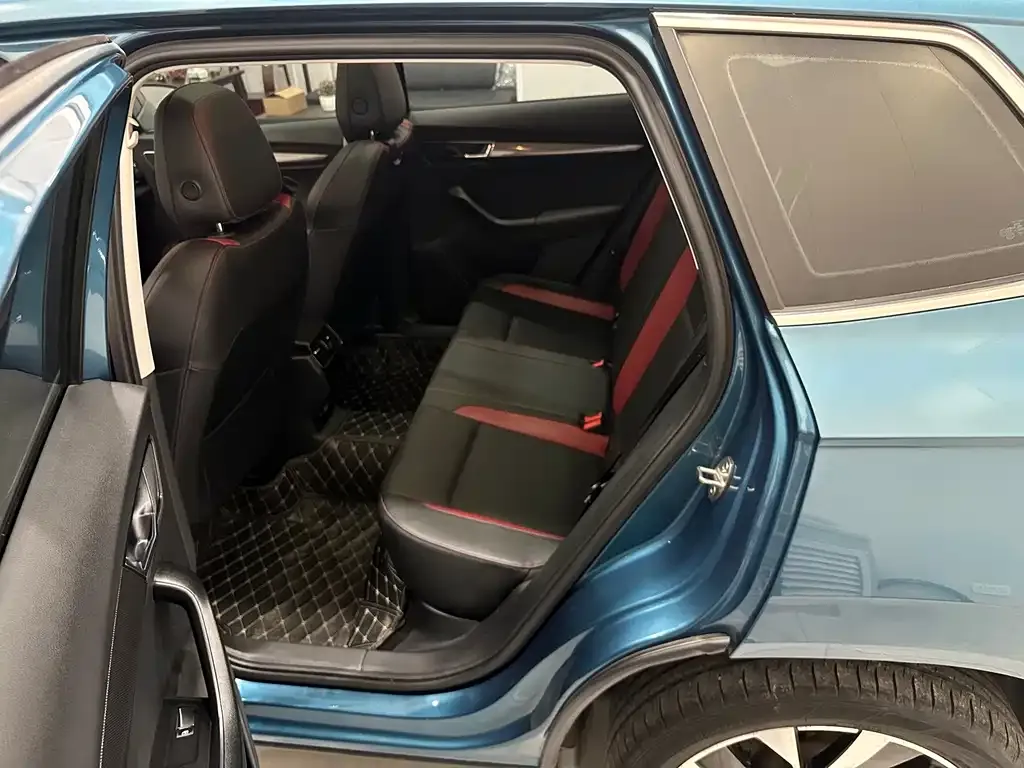 Skoda Karoq — фото 10