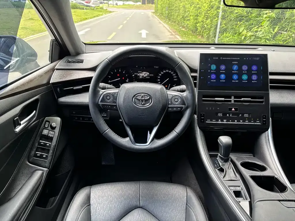 Toyota Avalon — фото 10