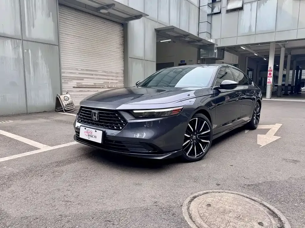 Honda Accord — фото 1