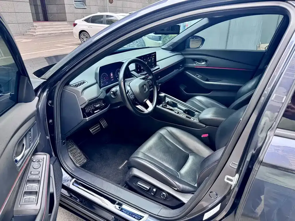Honda Accord — фото 8