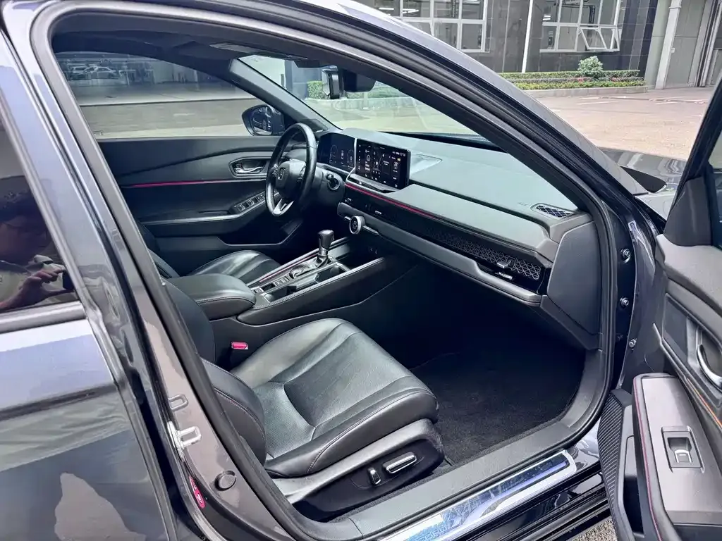 Honda Accord — фото 10