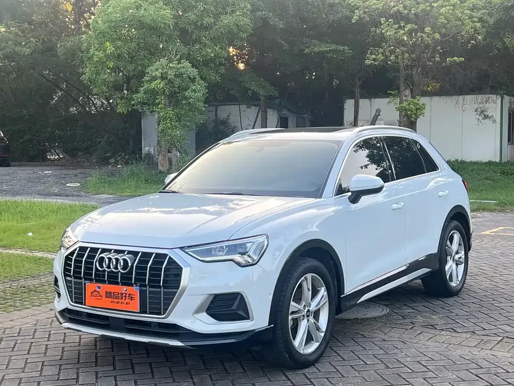 Audi Q3 — фото 1
