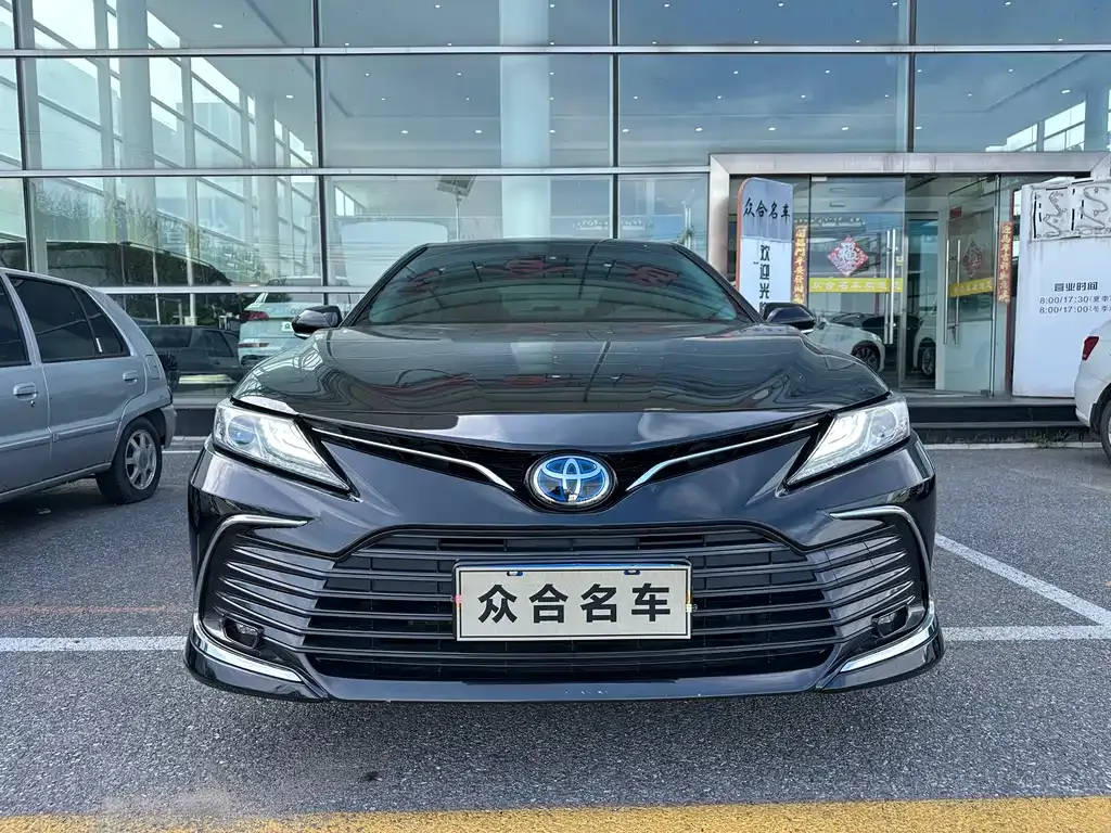 Toyota Camry — фото 6