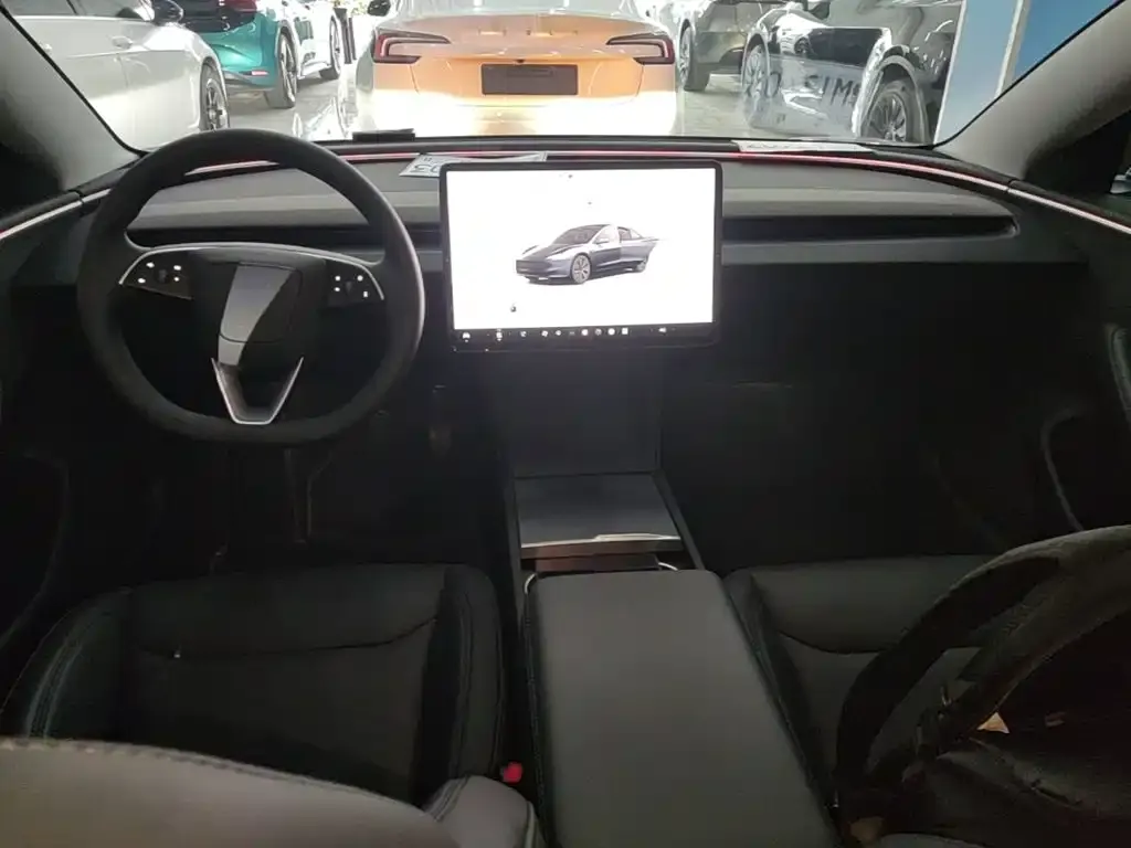 Tesla Model 3 — фото 2