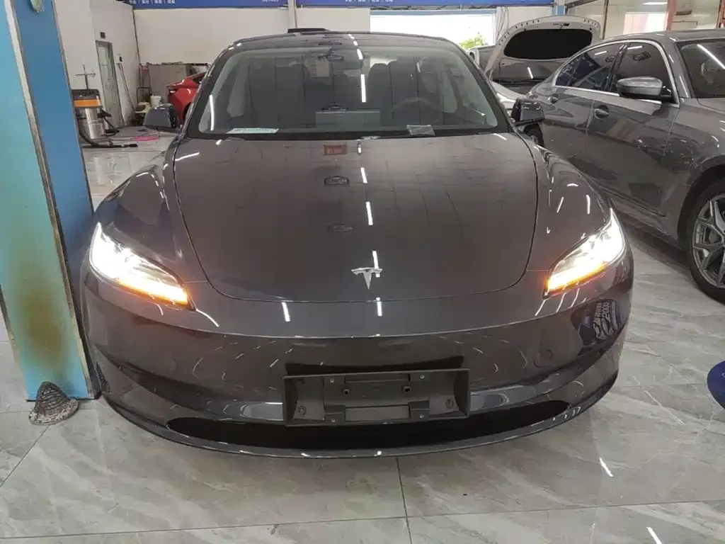 Tesla Model 3 — фото 5