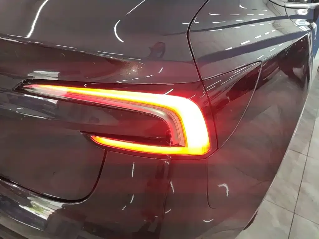 Tesla Model 3 — фото 3