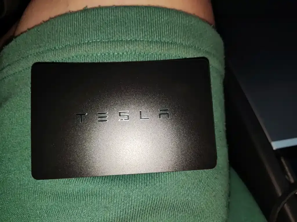 Tesla Model 3 — фото 6