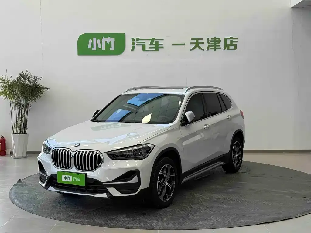 BMW X1 — фото 1