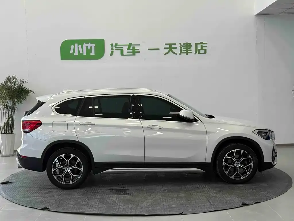 BMW X1 — фото 10