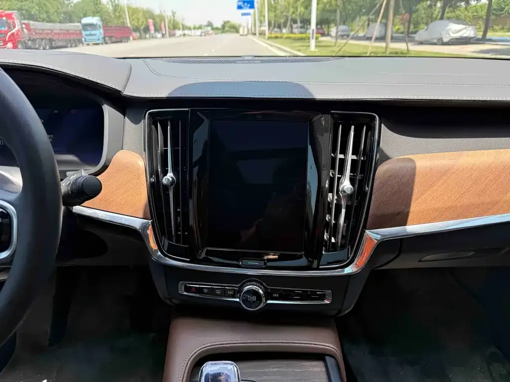 Volvo S90 — фото 2