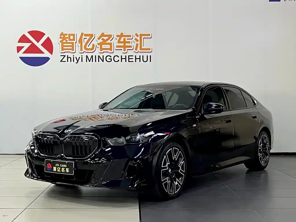 BMW 5 Series — фото 1