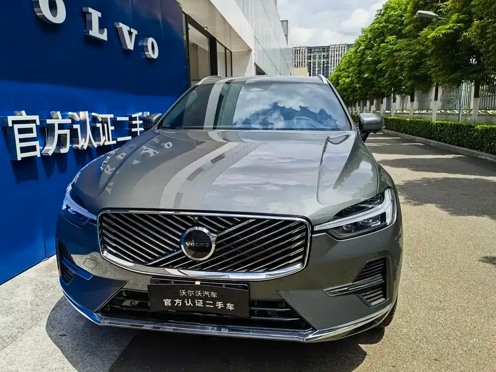 Volvo XC60 — фото 10