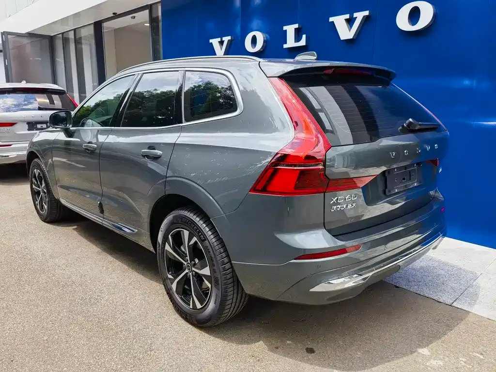 Volvo XC60 — фото 3