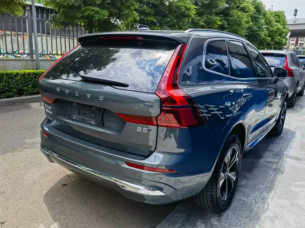 Volvo XC60 — фото 7