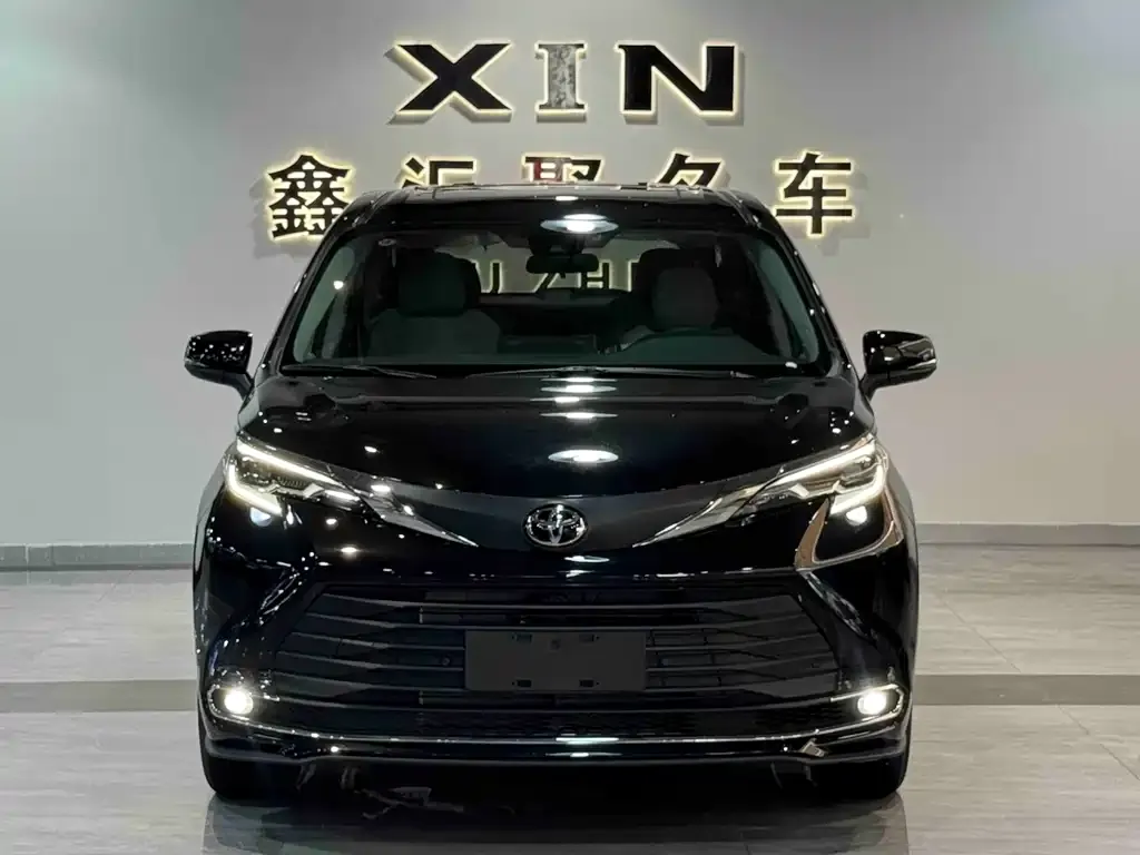 Toyota Sienna — фото 4
